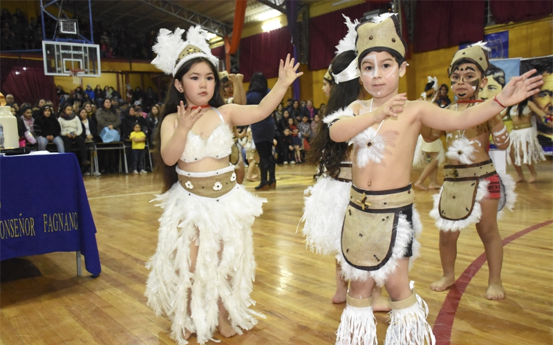 Comunidad Educativo Pastoral bailó y disfrutó del Tugar Tugar 2019
