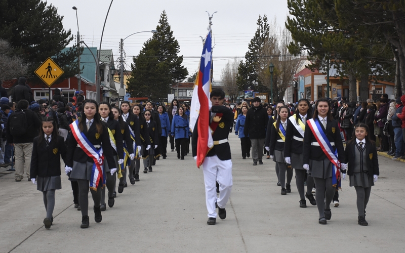 LSMF participó del desfile aniversario 108 de Puerto Natales