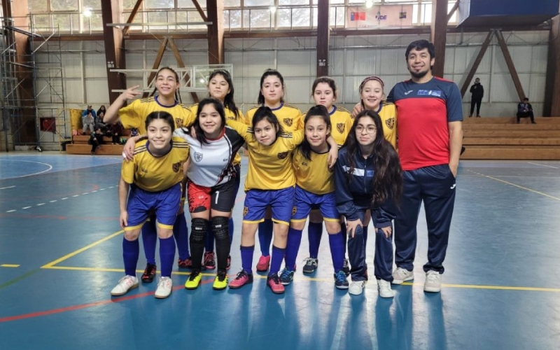 Equipo de futsal damas sub 14 del LSMF finalizó décimo lugar en los JDE