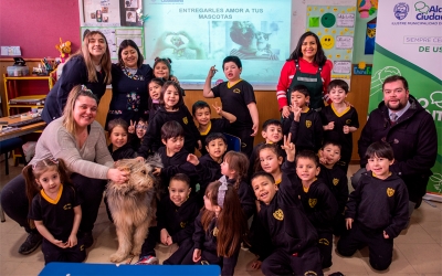 Kínder García recibió charla sobre tenencia responsable de mascotas