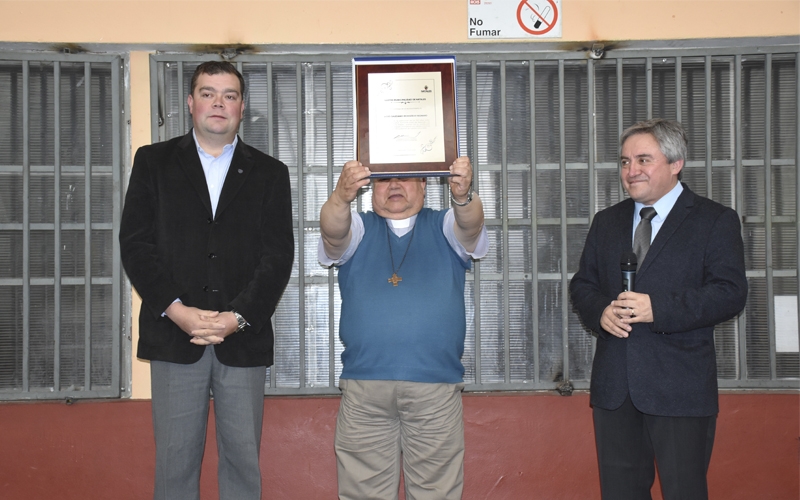 Autoridades entregaron reconocimiento por los 100 años del LSMF