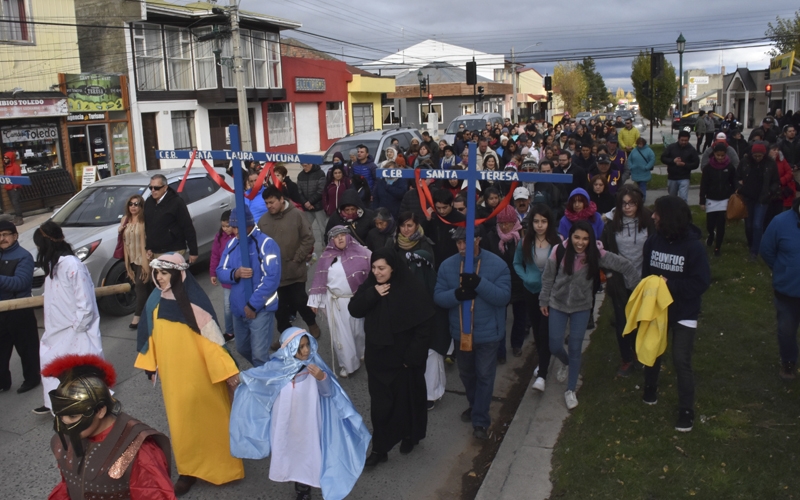 Se realizó el Vía Crucis en Puerto Natales