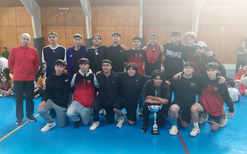 Ens. Media varones obtuvo 1° lugar en campeonato de basquetbol del Col. Natales
